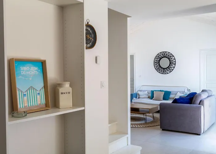 Beautiful In Jean De Monts *