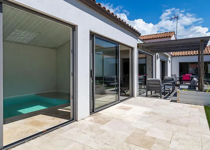 Beautiful In Jean De Monts *